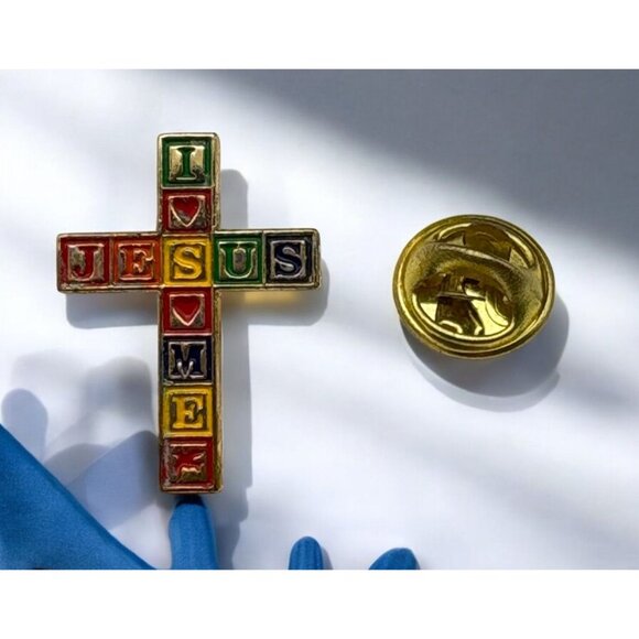 I Love Jesus Cross Pin Brooch Jesus Loves Me Colored Block Gold Tone Religious - Picture 1 of 6
